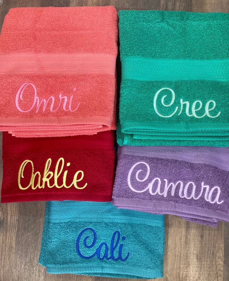 Personalized bath towel, embroidered towel, monogrammed bath towel, bathroom decor, towel with name